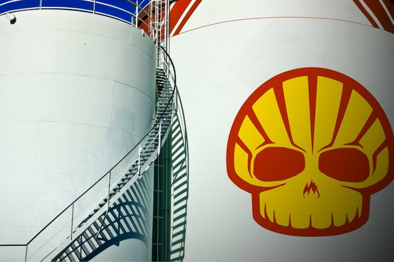 Нефтяной резервуар c переделанным логотипом компании Shell.