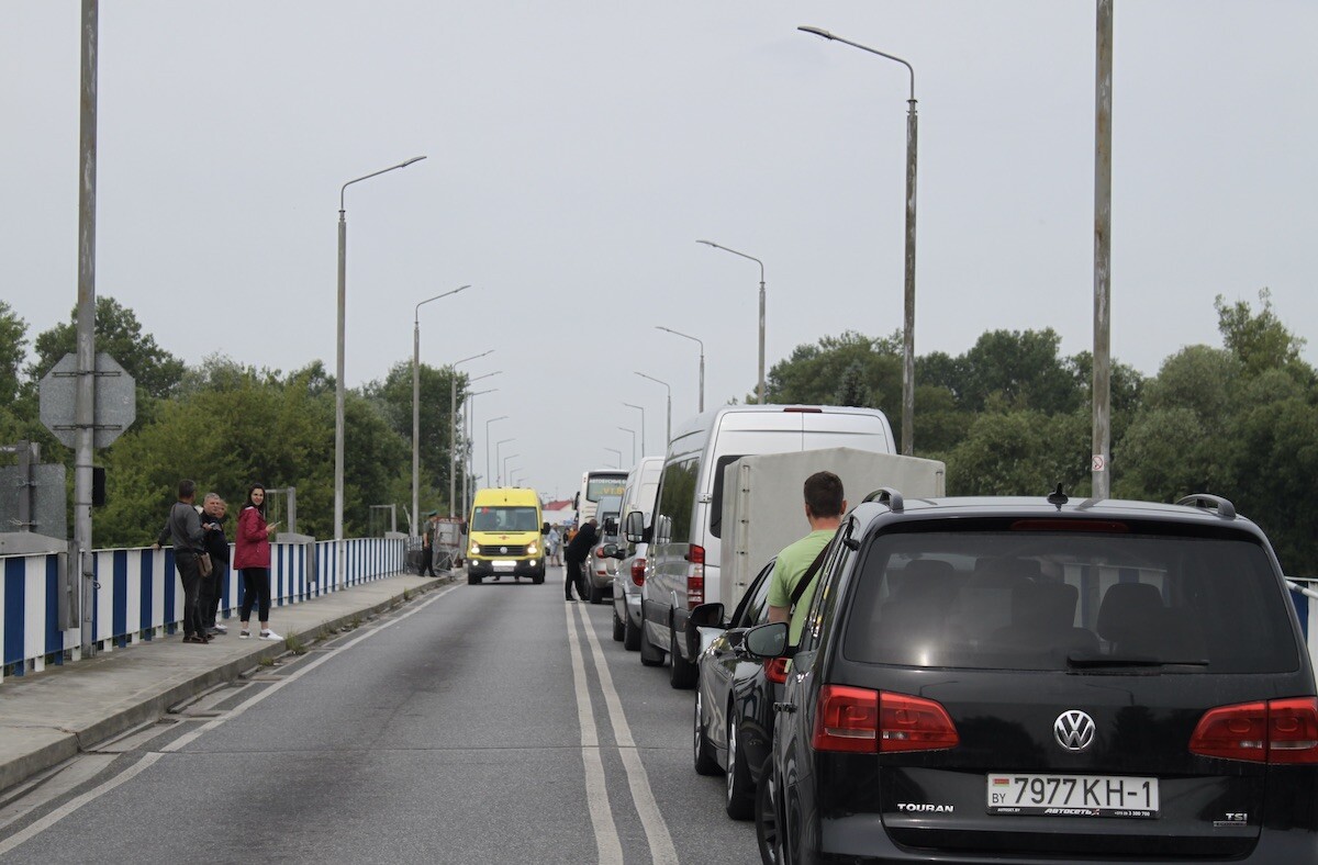 Ð§Ð°ÑÐ³Ð° Ð½Ð° Ð°Ð´Ð·ÑÐ½ÑÐ¼ Ð°Ð´ÑÑÐ½ÐµÐ½ÑÐ¼ Ð¿Ð°Ð¼ÐµÐ¶Ð½ÑÐ¼ Ð¿ÑÐ½ÐºÑÐµ Ð¿Ð°Ð¼ÑÐ¶ ÐÐµÐ»Ð°ÑÑÑÑÑ Ñ ÐÐ¾Ð»ÑÑÑÐ°Ð¹. Ð¤Ð¾ÑÐ° - av.by