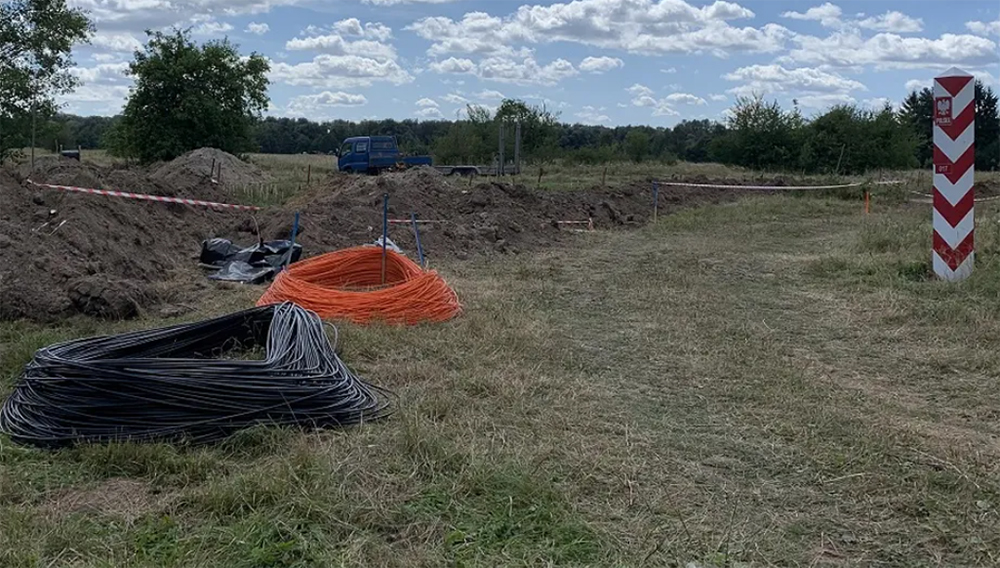 ÐÐ¾Ð·Ð²ÐµÐ´ÐµÐ½Ð¸Ðµ ÑÐ»ÐµÐºÑÑÐ¾Ð½Ð½Ð¾Ð³Ð¾ Ð±Ð°ÑÑÐµÑÐ° Ð½Ð° ÑÐµÐºÐµ ÐÑÐ³. Ð¤Ð¾ÑÐ¾ - Strazgraniczna.pl