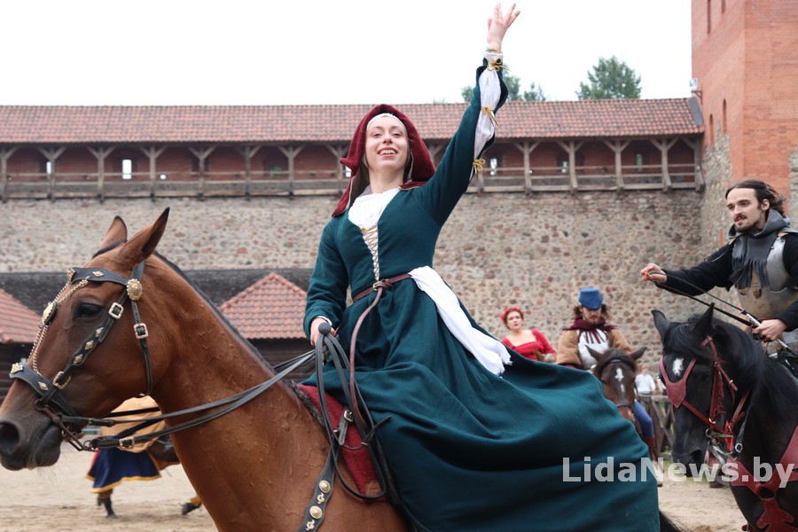 ÐÑÑÑÑÐ¿Ð»ÐµÐ½Ð¸Ðµ ÐºÐ»ÑÐ±Ð° "ÐÐ¾Ð»Ð¾ÑÐ°Ñ ÑÐ¿Ð¾ÑÐ°" Ñ ÑÑÐµÐ½ ÐÐ¸Ð´ÑÐºÐ¾Ð³Ð¾ Ð·Ð°Ð¼ÐºÐ°