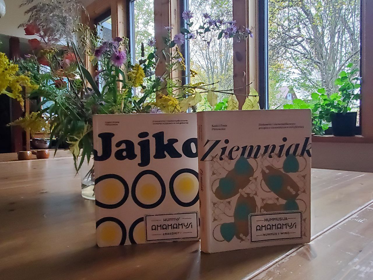 ÐÐ½Ð¸Ð³Ð¸ "Ð¯Ð¹ÑÐ¾" Ð¸ "ÐÐ°ÑÑÐ¾ÑÐºÐ°". Ð¤Ð¾ÑÐ¾: Ð¢Ð°ÑÑÑÐ½Ð° ÐÐµÐ½Ð´ÐµÐ»Ñ