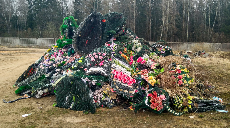 Радоница: почему нельзя приносить на кладбище искусственные цветы | ✿Цветочник✿
